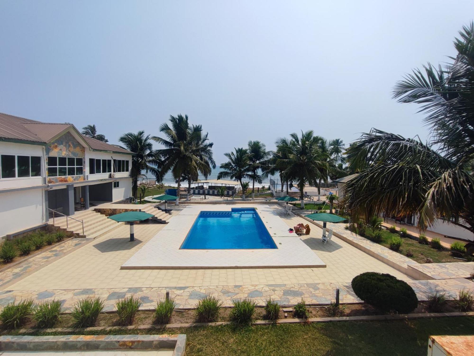 Hotel Ellisa Hospitality And Spa Akkra Exterior foto