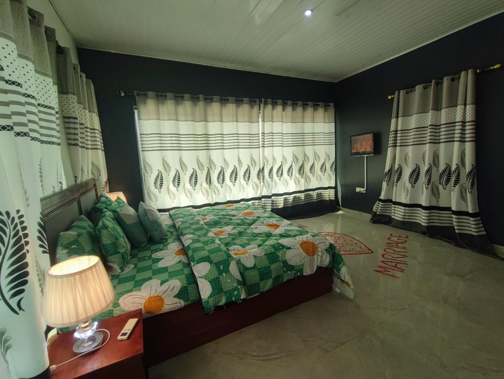 Hotel Ellisa Hospitality And Spa Akkra Exterior foto