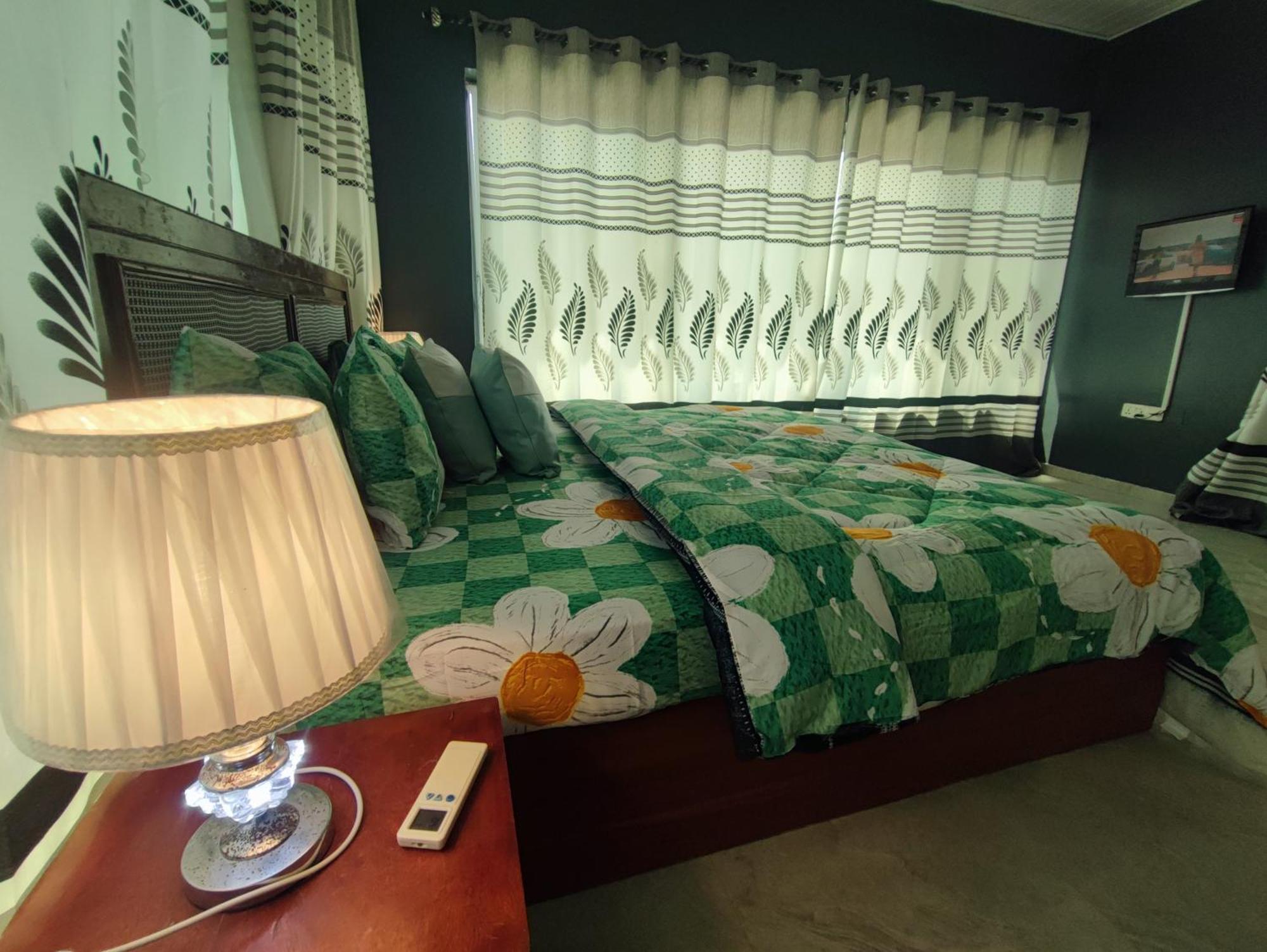 Hotel Ellisa Hospitality And Spa Akkra Exterior foto